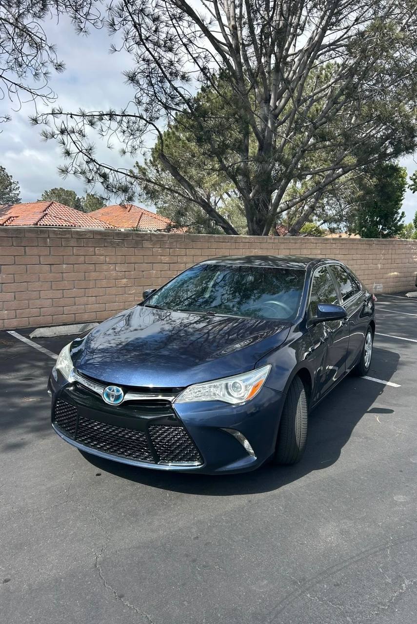 Продажа — Toyota Camry LE 2016 Hybrid 2.4 Clean Title