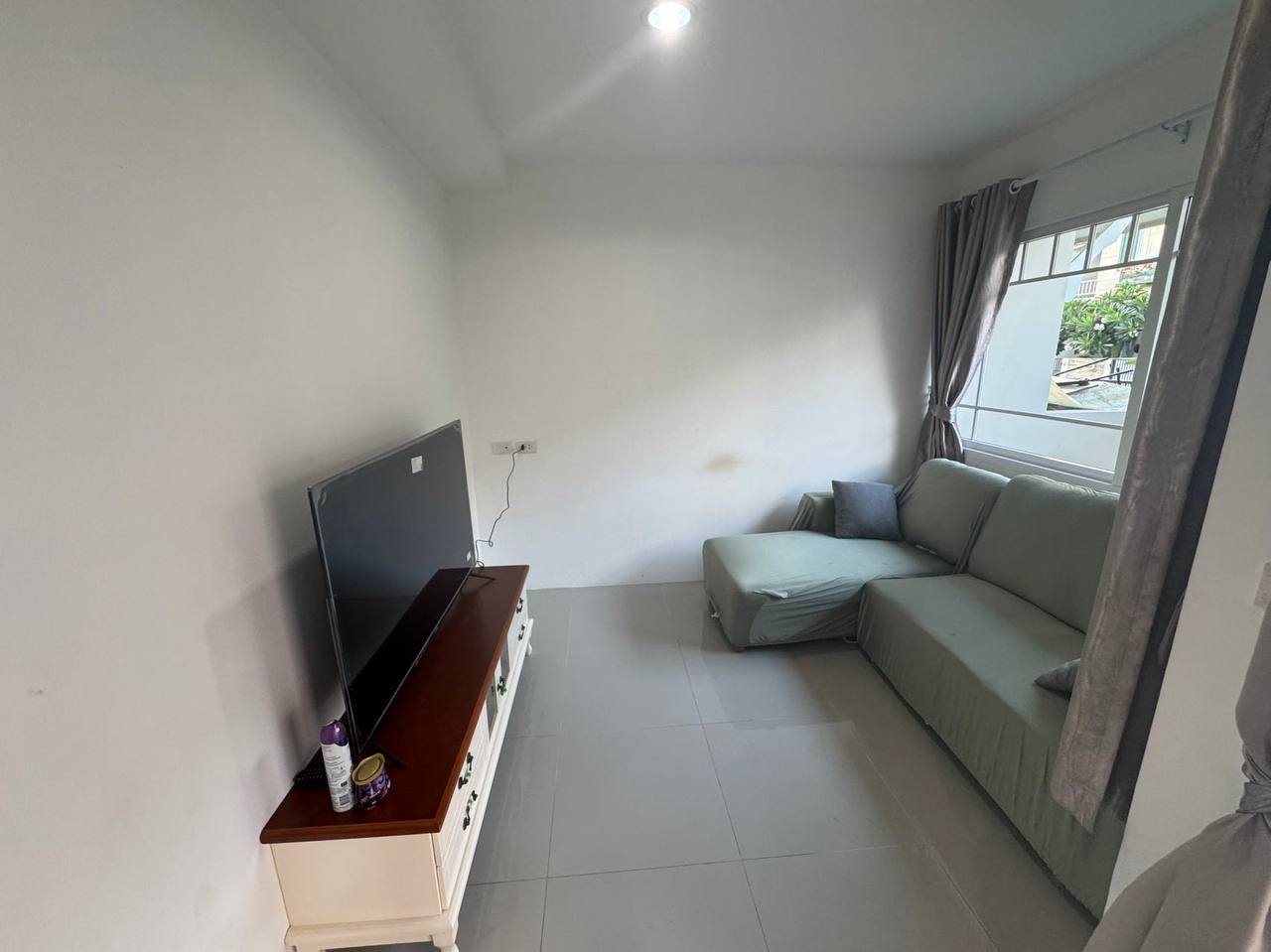 3-bedroom house with pool in Bristol Park, near Sukhumvit, Pattaya. 24,000 THB per month, pet-friendly.