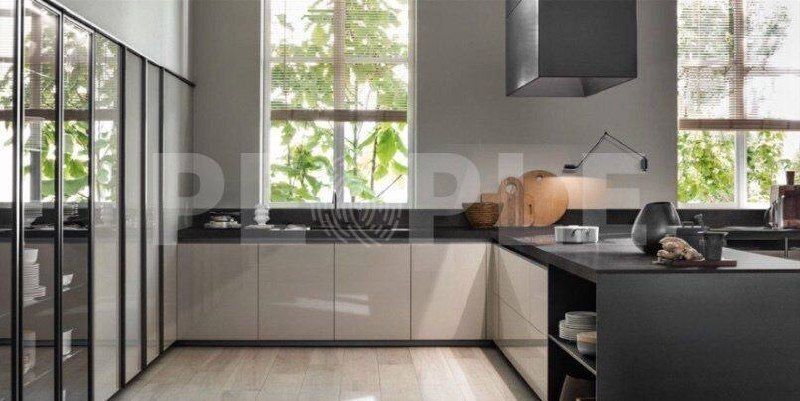 3 bedroom apartment, low floor.