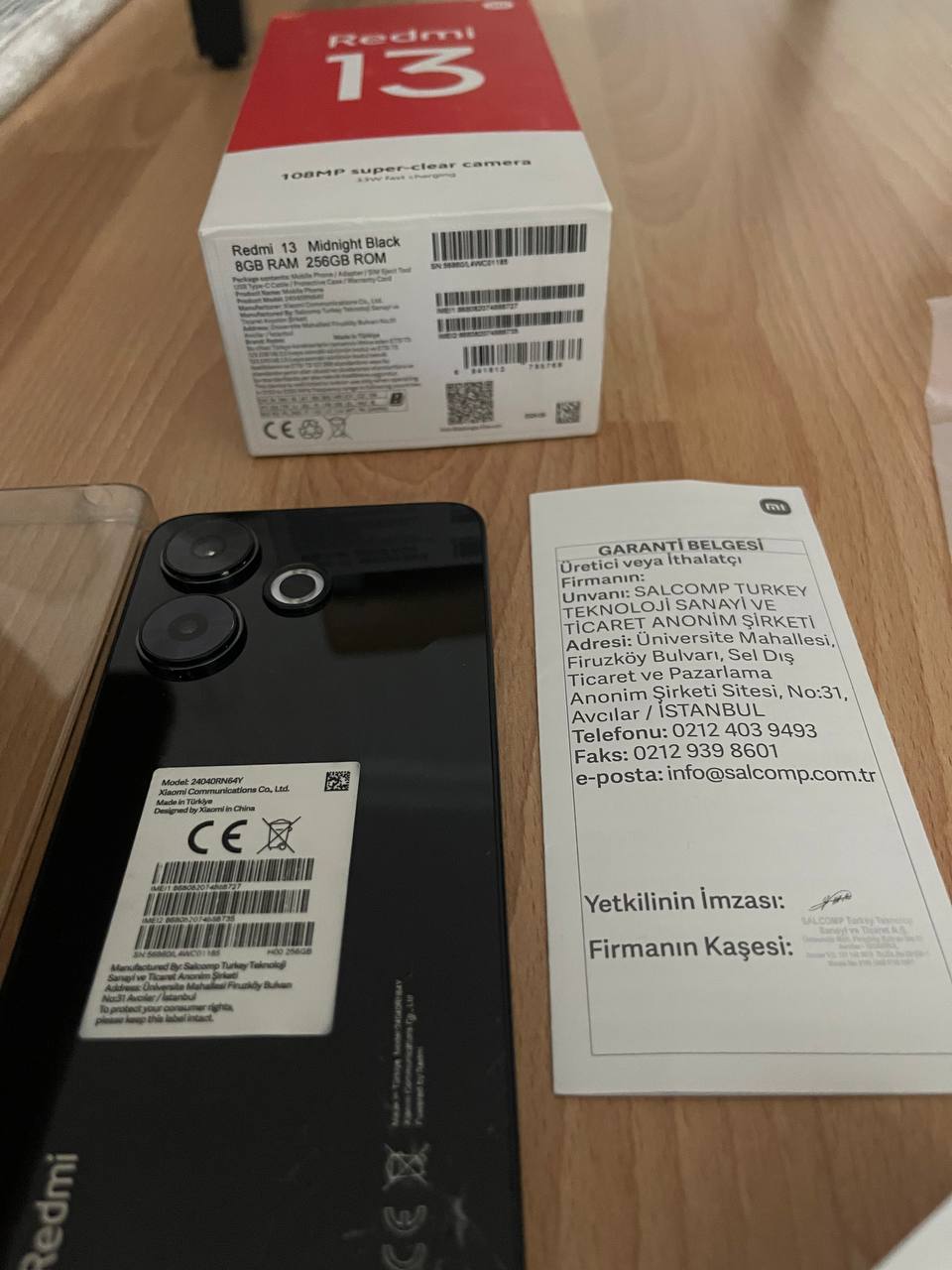 Продам смартфон Xiaomi Redmi 13 с оригинальными аксессуарами