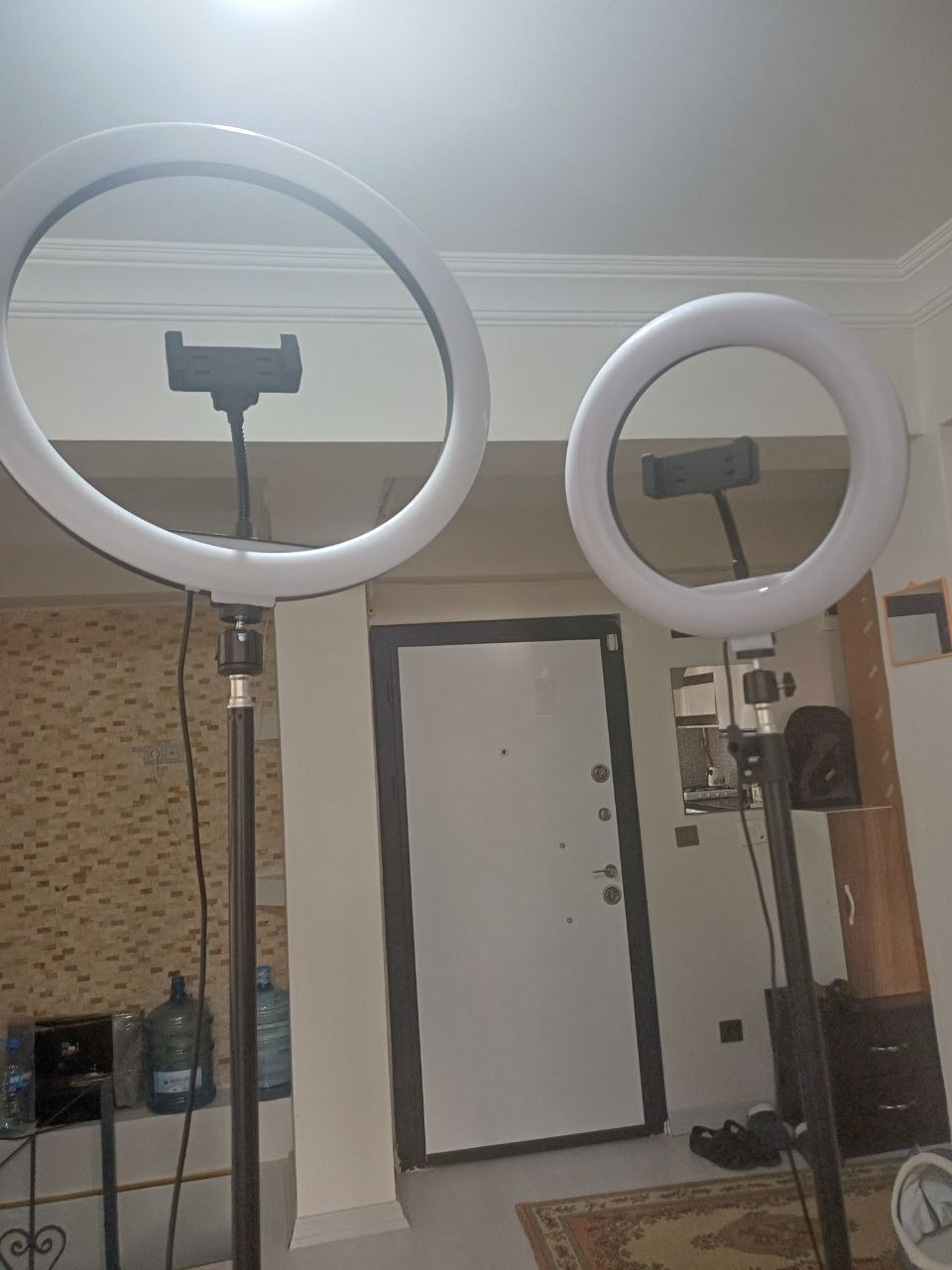 Продажа — Ring Light with Tripod for Bloggers and Makeup Artists