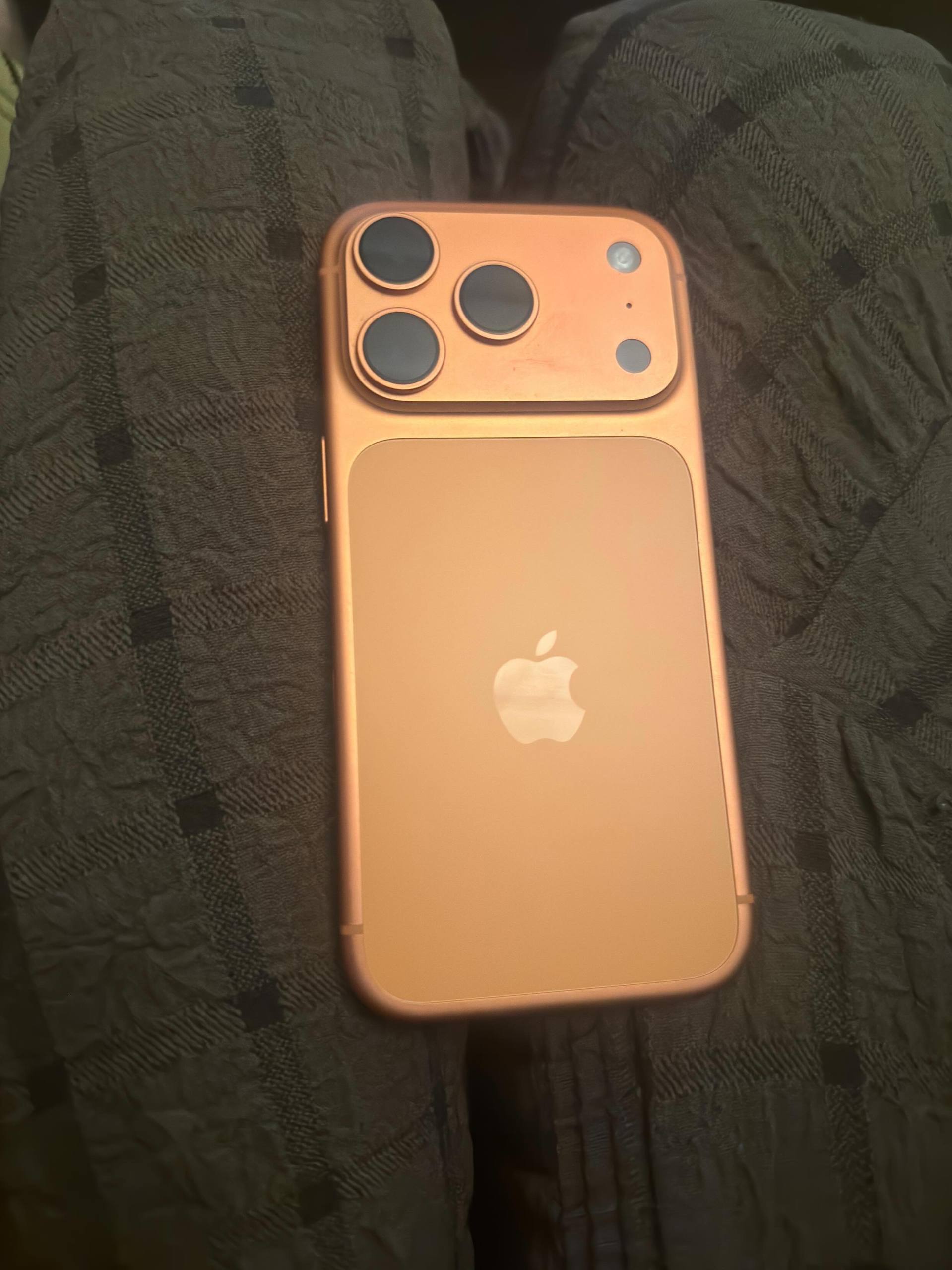 Продаётся iPhone 17 Pro (256 ГБ) в идеальном состоянии