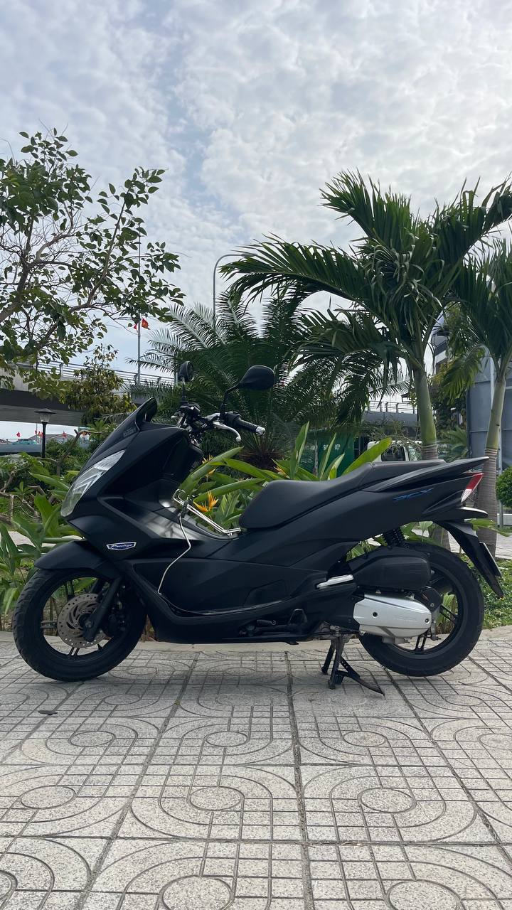 Продажа мотоцикла Honda PCX 2016 года, 125 см³