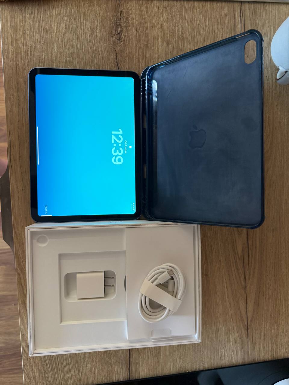 Продажа Apple iPad 10-го поколения 2022, 64 ГБ, Blue