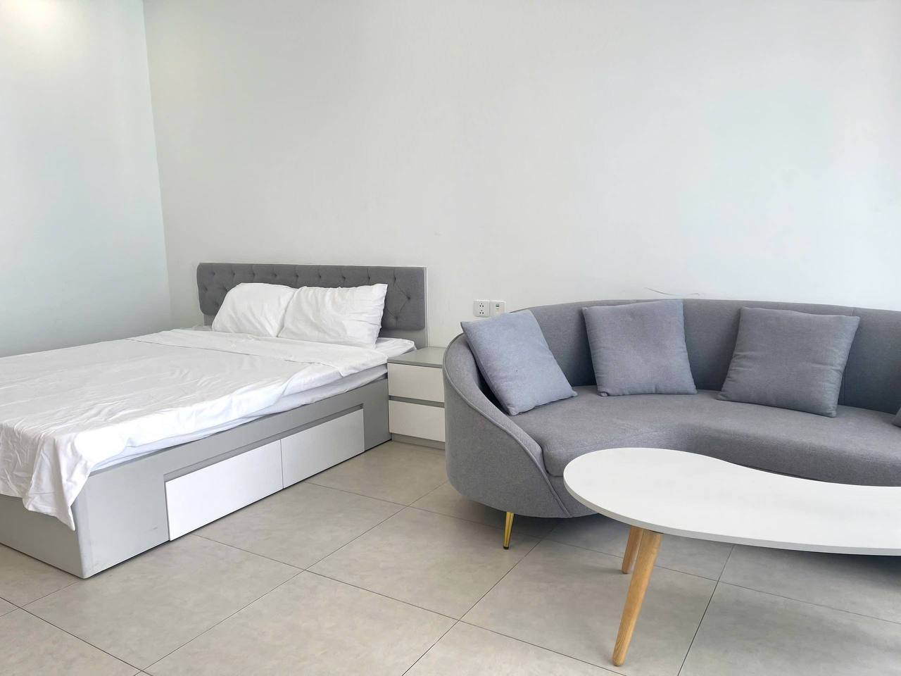Scenia Bay studio apartment, 45m², high floor, ocean view, pool 31st floor, 15 Million VND/month