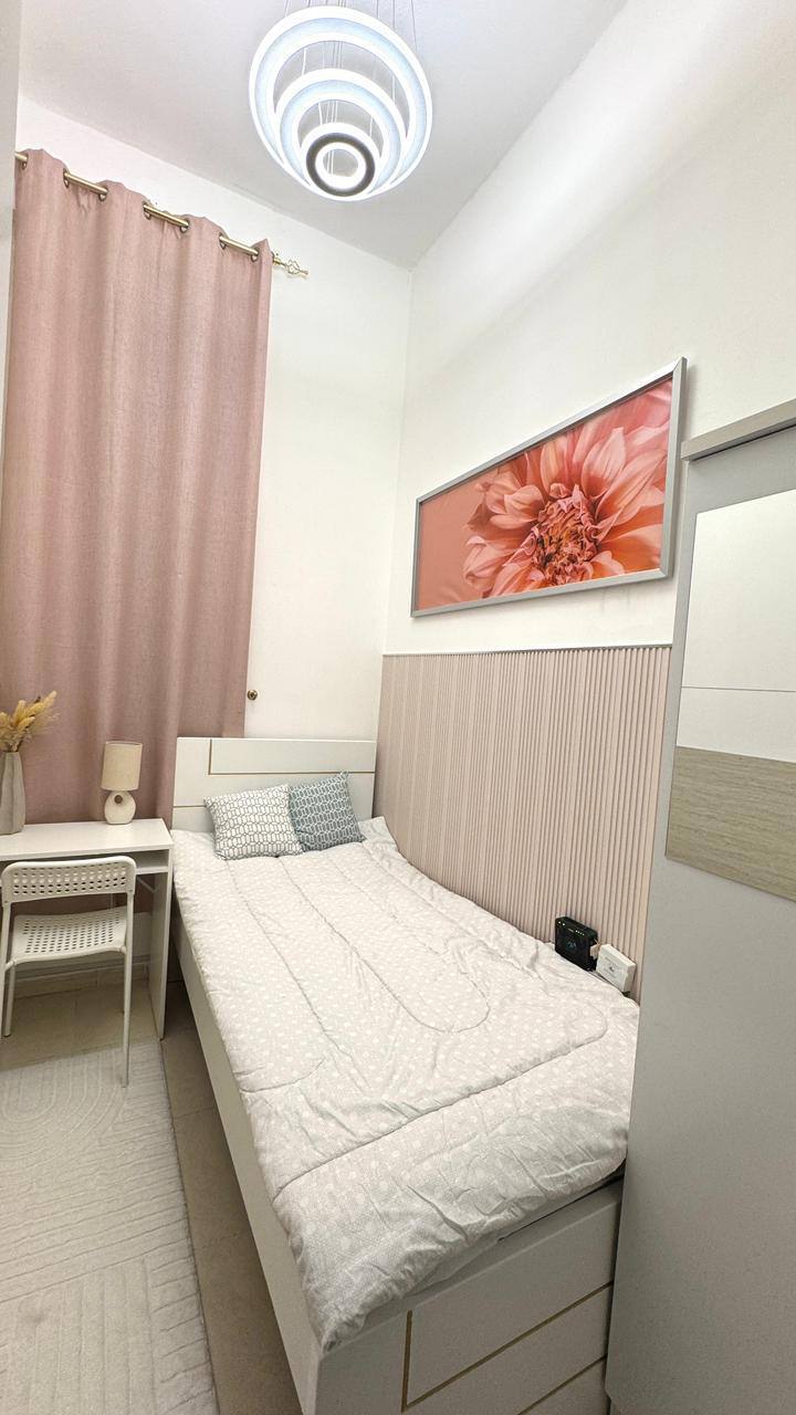 Основная спальня и места на кровати для девушек рядом Al Barsha Метро, 1000 AED в месяц, все включено