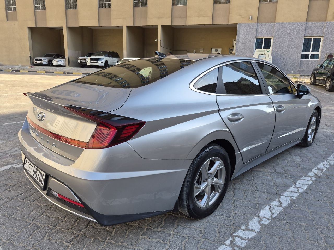 Hyundai Sonata 2021 for sale - 33,999 AED
