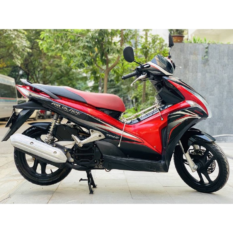 Аренда Honda Air Blade в Нячанге на сутки, шлем и замок в комплекте, доставка до отеля.
