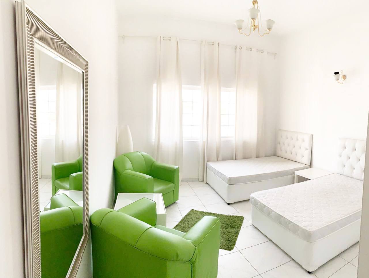 Комнаты в виллу Jumeirah One с бассейном и тренажеркой, 1700-2200 AED/месяц